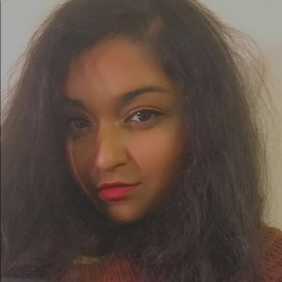 Meet your Posher, Aliza - Picture 1 of 1